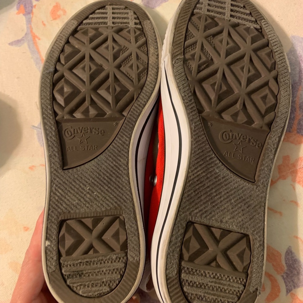 Red Converse - Picture 4 of 4